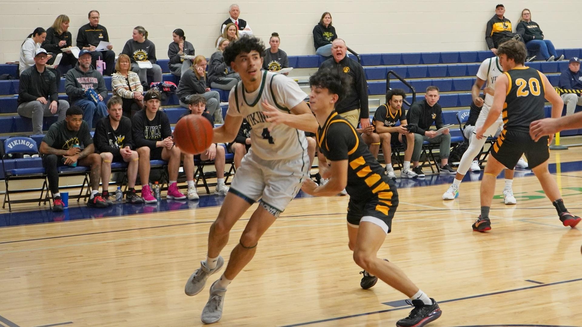 Big Bend Vikings Tip Off Season in Arizona