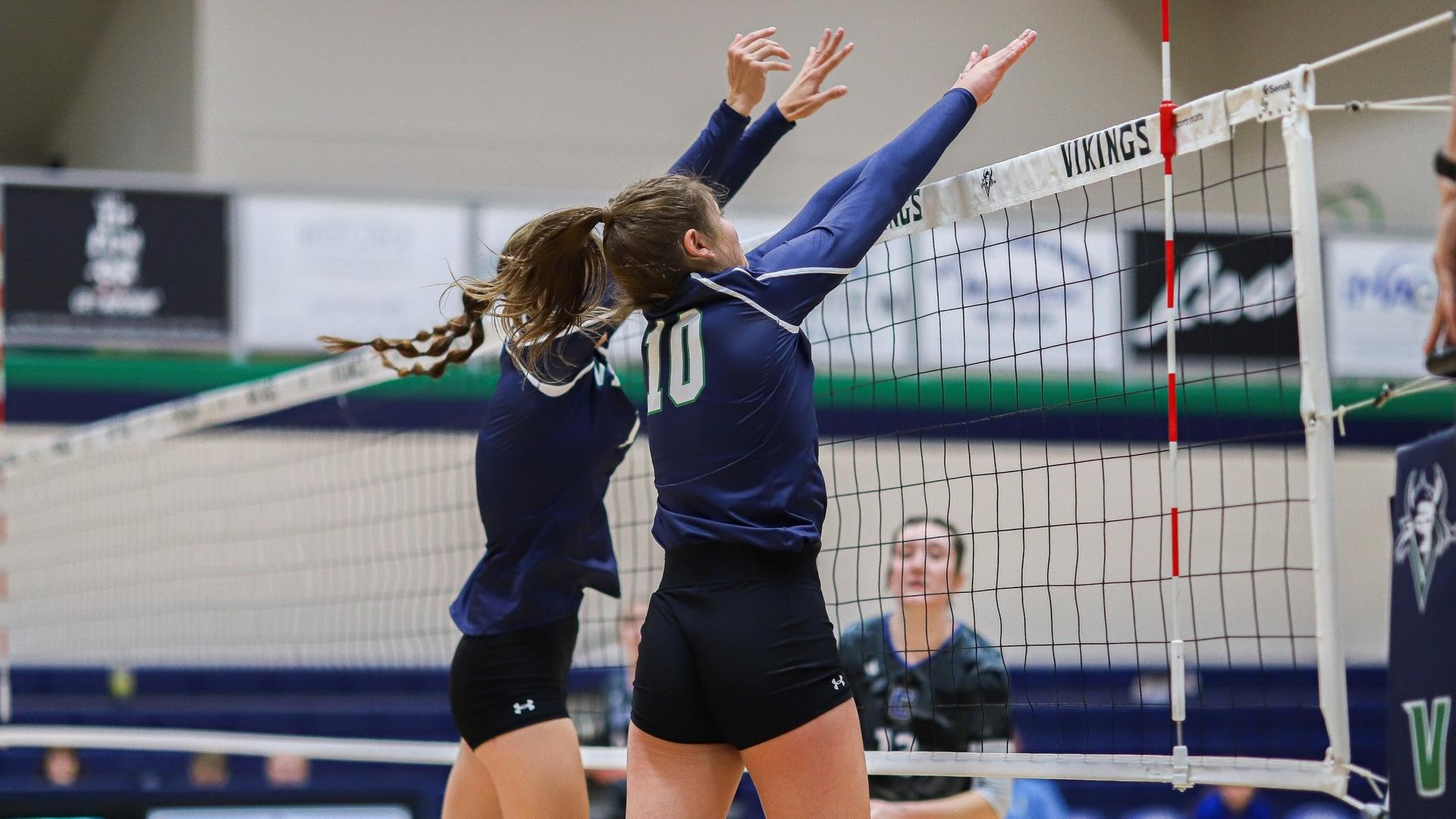 Lady Vikes Fall to Walla Walla CC in Four-Set Battle